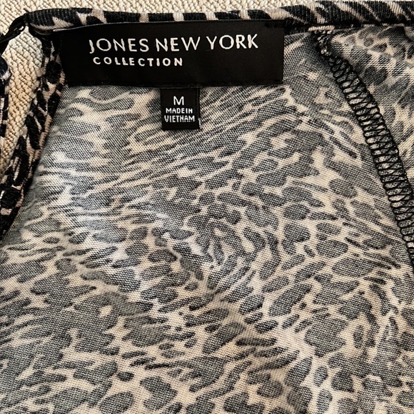 Jones New York collection leopard print top - Picture 5 of 6